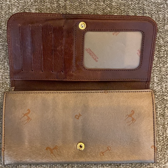 Petusco Leather Wallet - Picture 3 of 7
